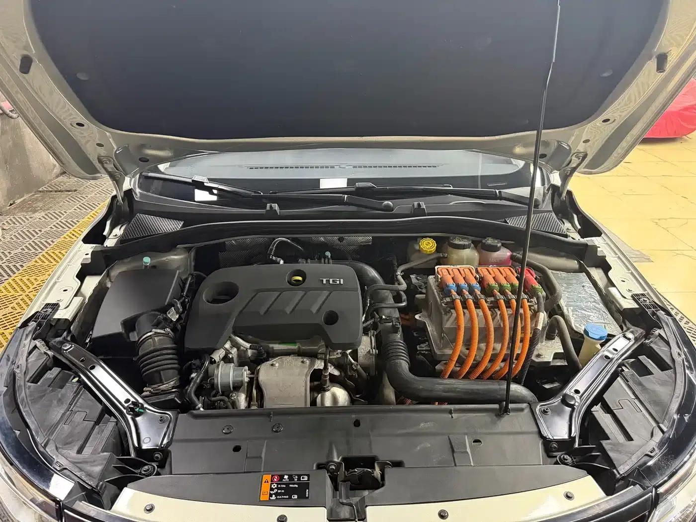 Roewe i6 New Energy 2017 45T Hybrid Connected Smart Edition — миниатюра 37