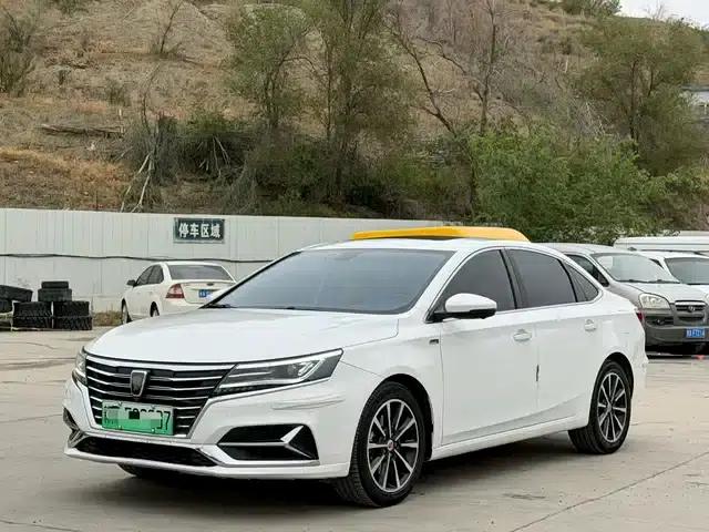 Roewe i6 New Energy 2017 45T Hybrid Connected Smart Edition