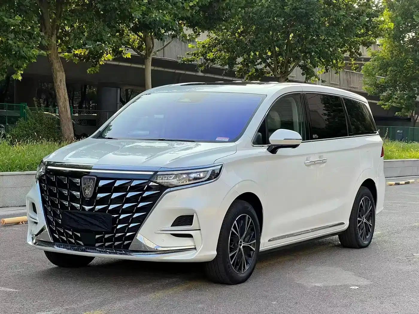 Roewe iMAX8 New Energy 2025 1.5T DMH Luxury Edition — миниатюра 1