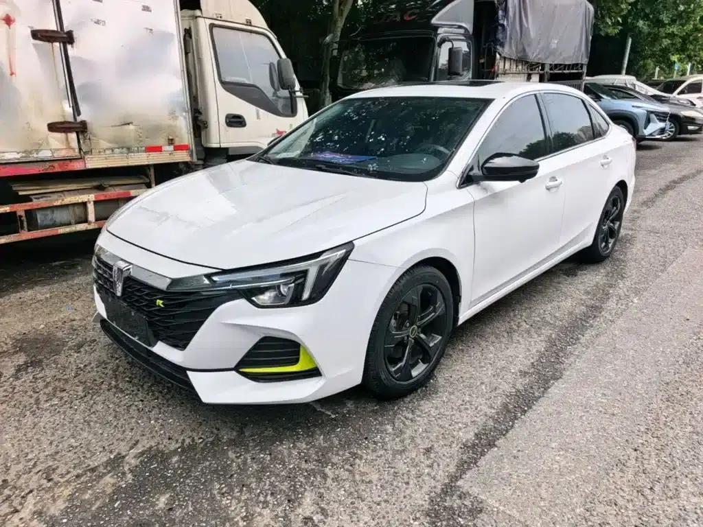 Roewe i6 MAX 2020 300TGI Automatic Cool and Intelligent Driving Edition — миниатюра 1