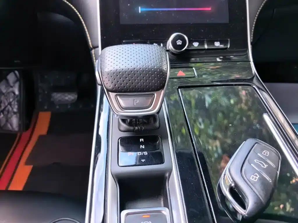 Roewe i6 MAX 2020 300TGI Automatic Cool and Intelligent Driving Edition — миниатюра 14