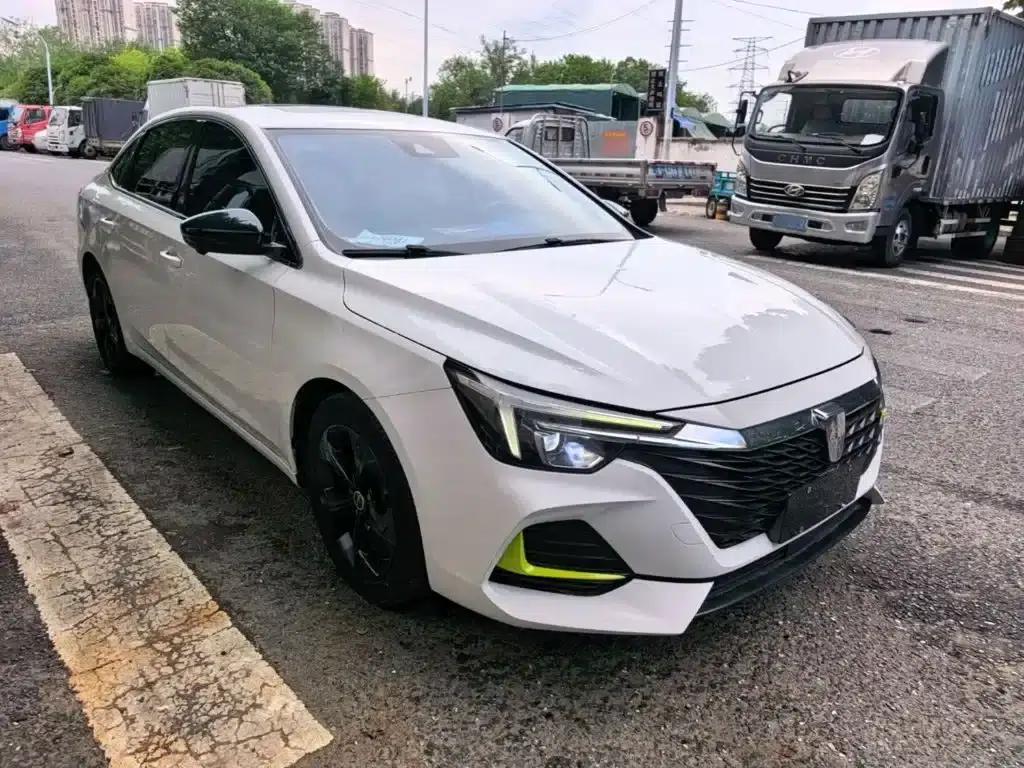 Roewe i6 MAX 2020 300TGI Automatic Cool and Intelligent Driving Edition — миниатюра 4