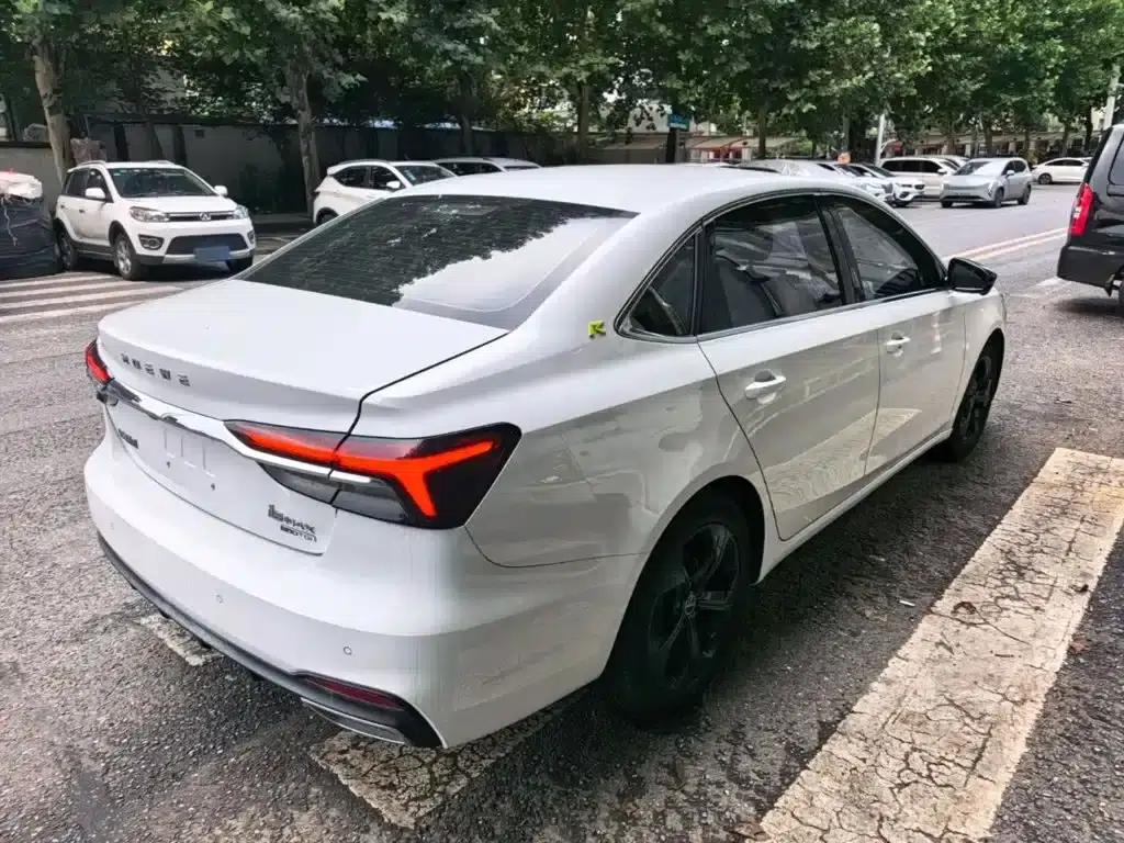 Roewe i6 MAX 2020 300TGI Automatic Cool and Intelligent Driving Edition — миниатюра 7