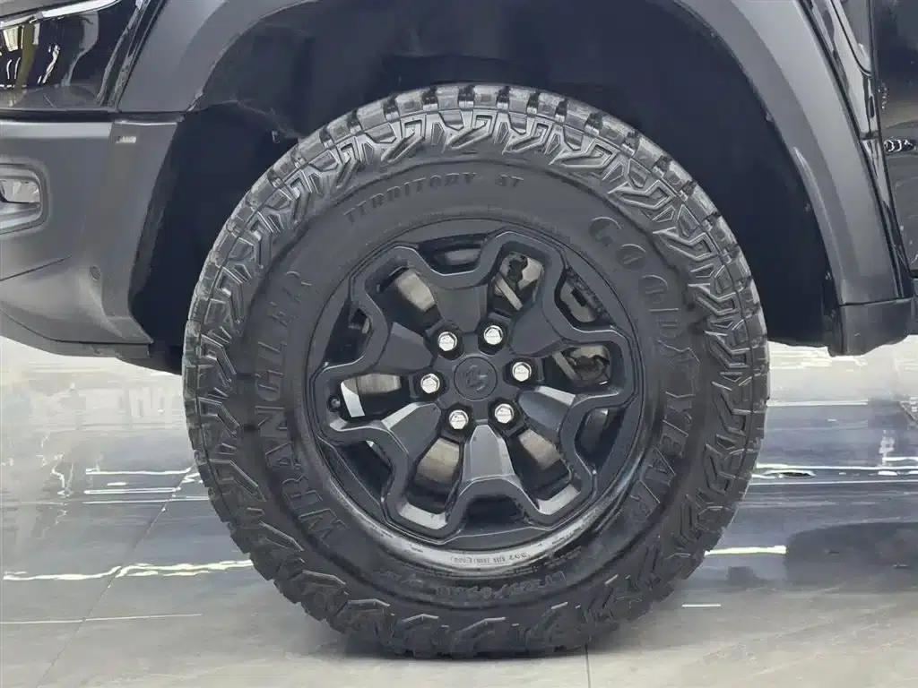 RAM Trucks Tyrannosaurus Rex 2022 6.2T US Spec — миниатюра 4