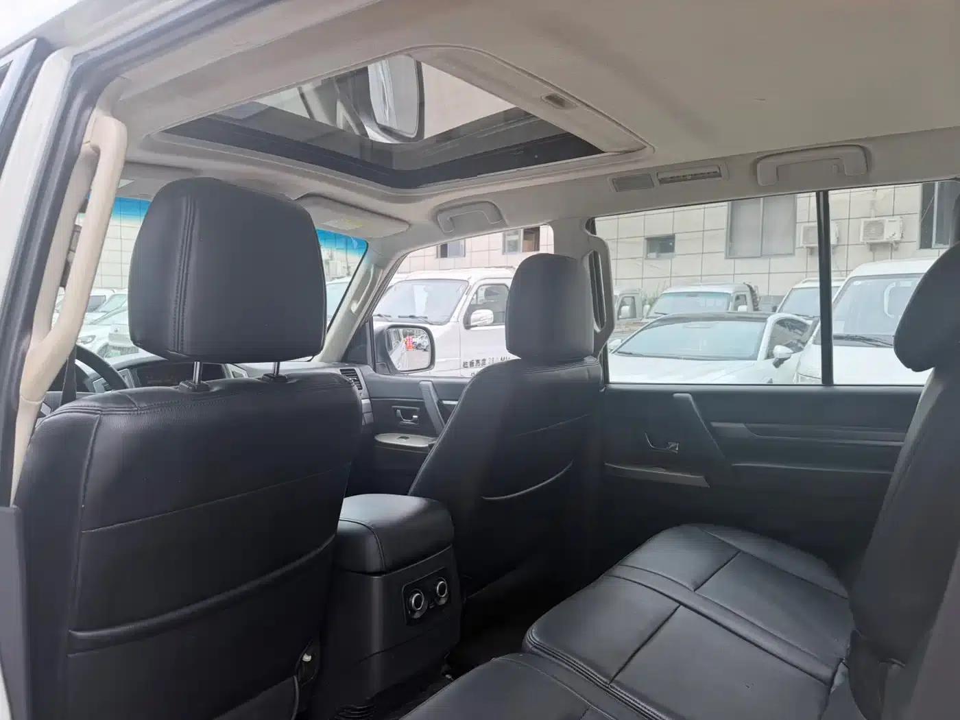 2016 Pajero Imported 3.0L Automatic Standard Edition (National V Emission Standard) — миниатюра 5