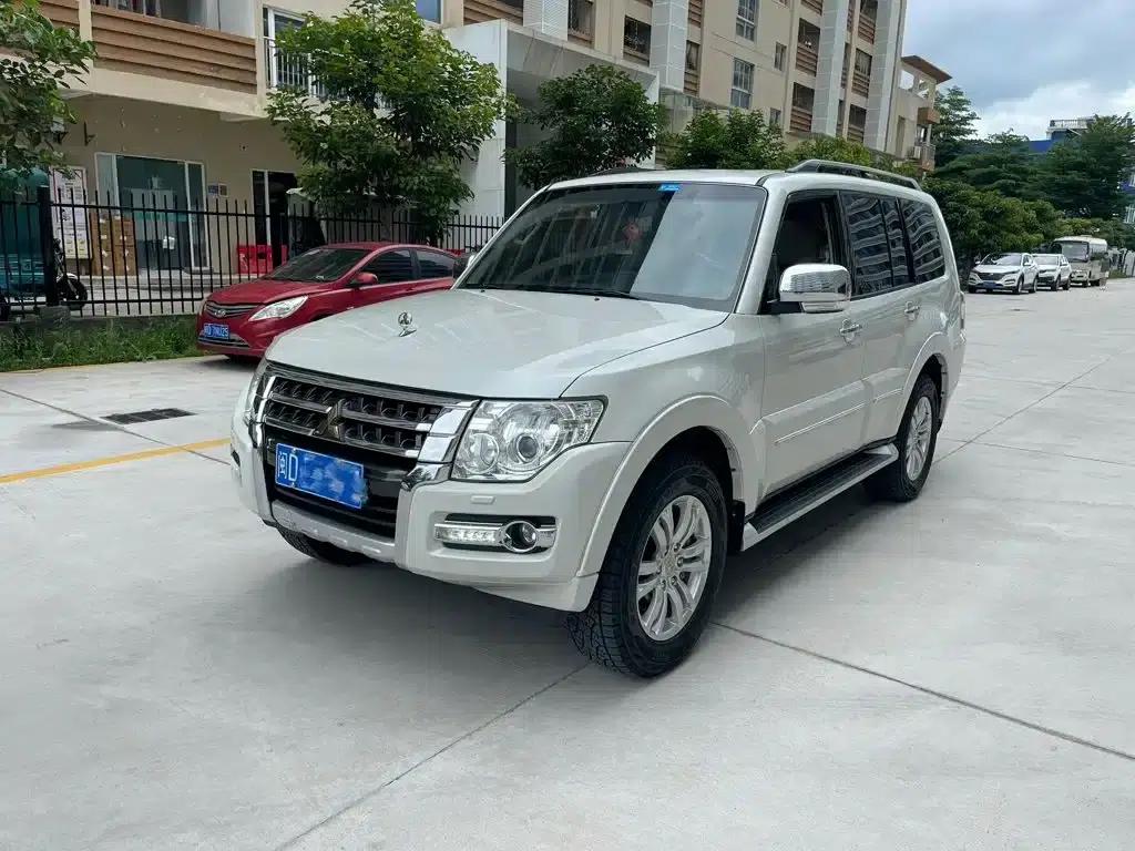 2020 Pajero (Imported) V97 3.8L Automatic — миниатюра 1