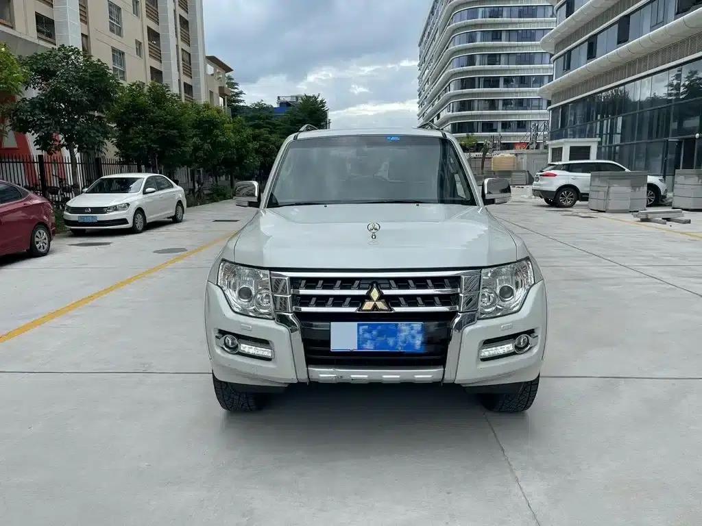 2020 Pajero (Imported) V97 3.8L Automatic — миниатюра 2