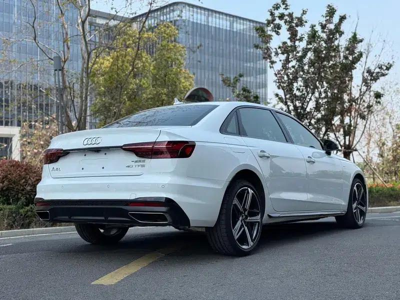 Audi A4L 2024 40 TFSI Luxury Dynamic — миниатюра 7
