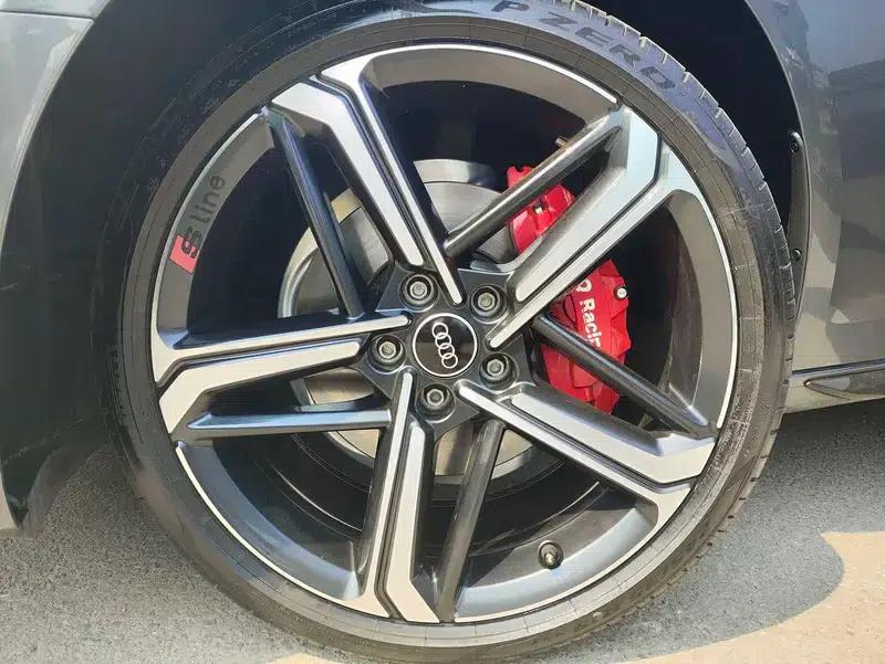 Audi A4L 2025 2 Million Unit Enjoyment Edition 40 TFSI Luxury Dynamic Model — миниатюра 11