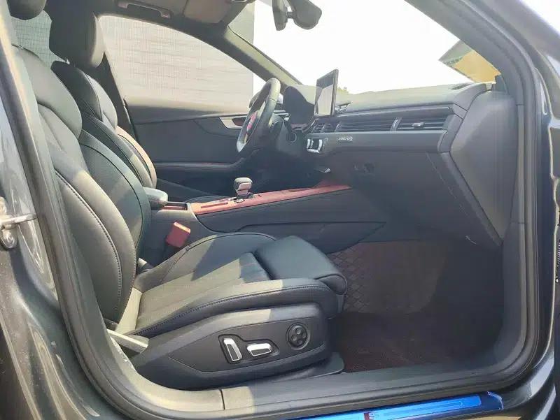 Audi A4L 2025 2 Million Unit Enjoyment Edition 40 TFSI Luxury Dynamic Model — миниатюра 10
