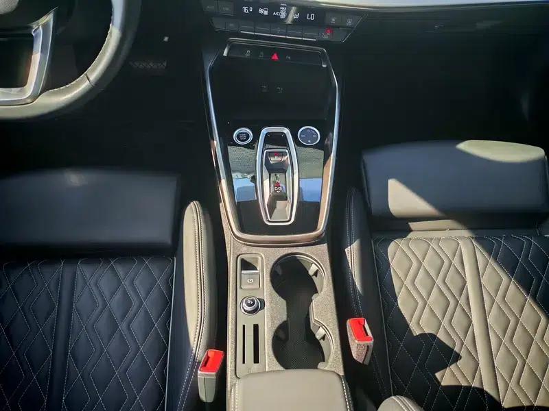 Audi A3 2025 A3L Limousine 35 TFSI Flying Spur Luxury Edition + Luxury Package — миниатюра 15