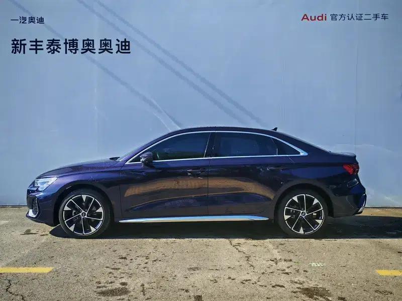 Audi A3 2025 A3L Limousine 35 TFSI Flying Spur Luxury Edition + Luxury Package — миниатюра 3