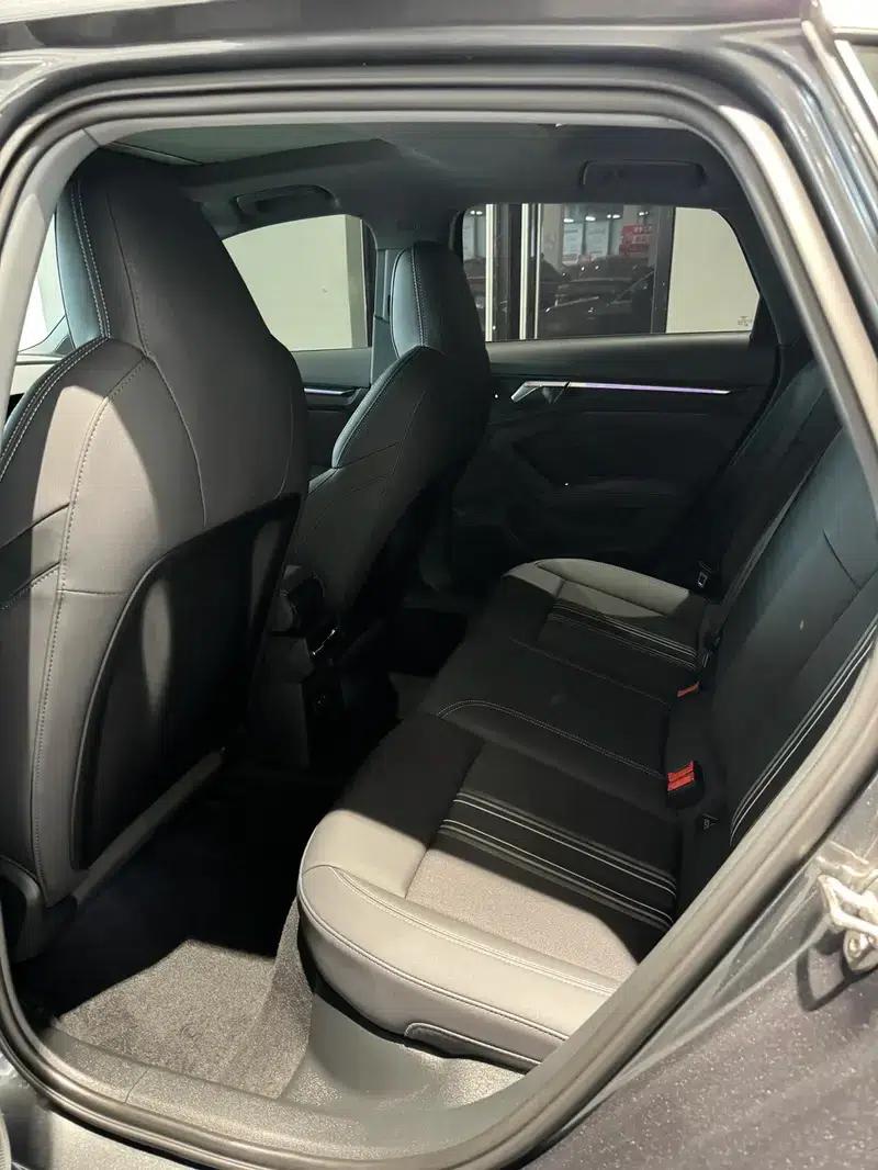 Audi A3 2023 Facelift Sportback 35 TFSI Fashion Sporty Model — миниатюра 12