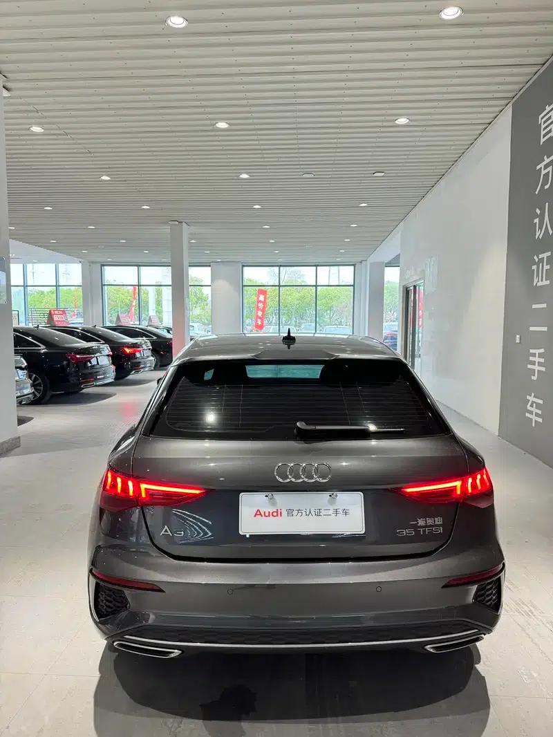 Audi A3 2023 Facelift Sportback 35 TFSI Fashion Sporty Model — миниатюра 3