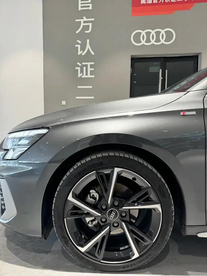 Audi A3 2023 Facelift Sportback 35 TFSI Fashion Sporty Model — миниатюра 5