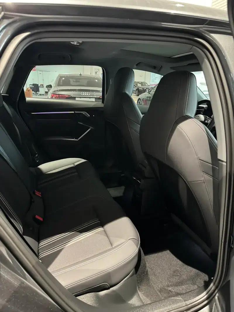 Audi A3 2023 Facelift Sportback 35 TFSI Fashion Sporty Model — миниатюра 6