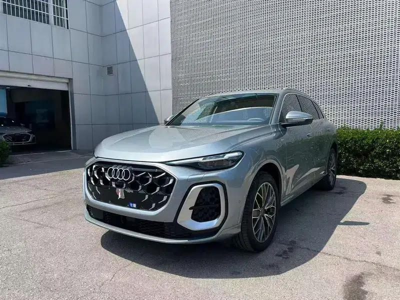 Audi Q5L 2026 2.0T Exclusive Edition for Million Users — миниатюра 1