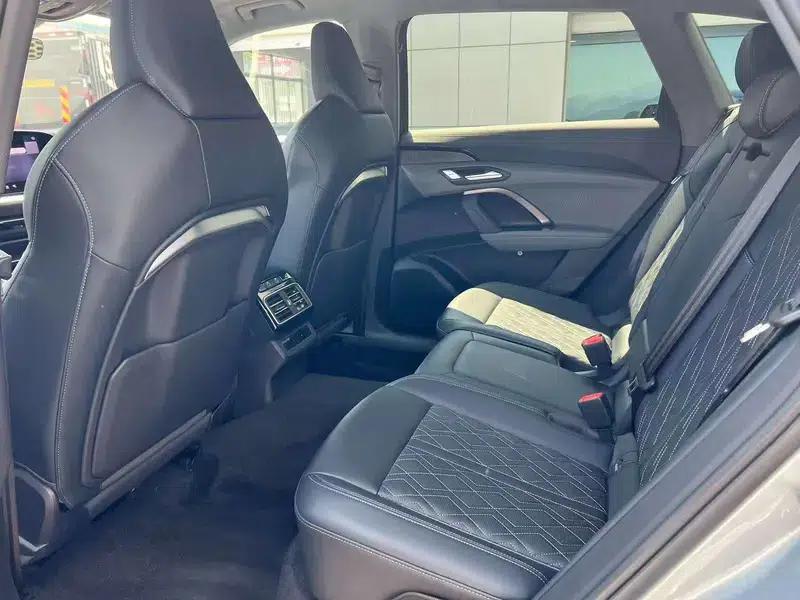Audi Q5L 2026 2.0T Exclusive Edition for Million Users — миниатюра 13