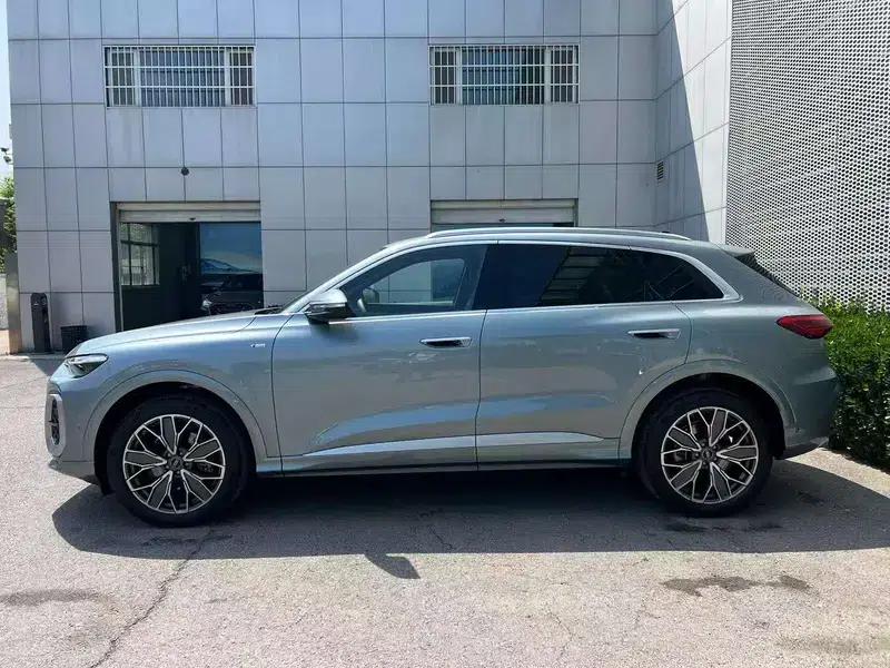 Audi Q5L 2026 2.0T Exclusive Edition for Million Users — миниатюра 3