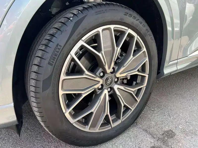 Audi Q5L 2026 2.0T Exclusive Edition for Million Users — миниатюра 8