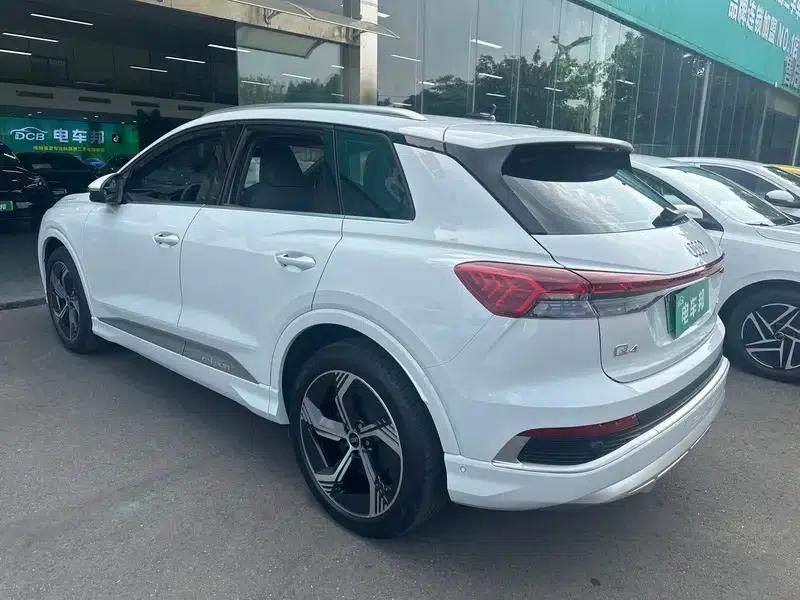 Audi Q4 e-tron 2022 40 e-tron First Edition — миниатюра 4