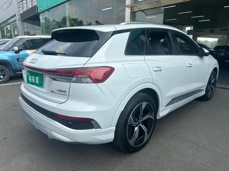 Audi Q4 e-tron 2022 40 e-tron First Edition — миниатюра 6