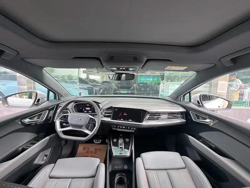 Audi Q4 e-tron 2022 40 e-tron First Edition — миниатюра 7