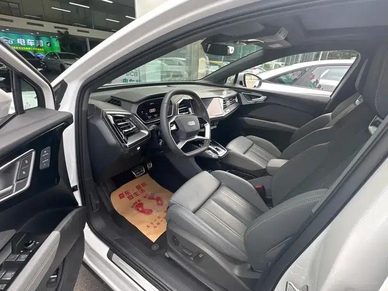 Audi Q4 e-tron 2022 40 e-tron First Edition — миниатюра 8