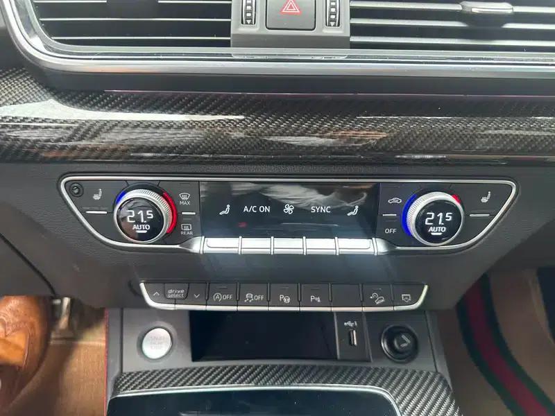 Audi Q5L Sportback 2022 Facelift 40 TFSI RS Package (Extreme Performance) — миниатюра 12