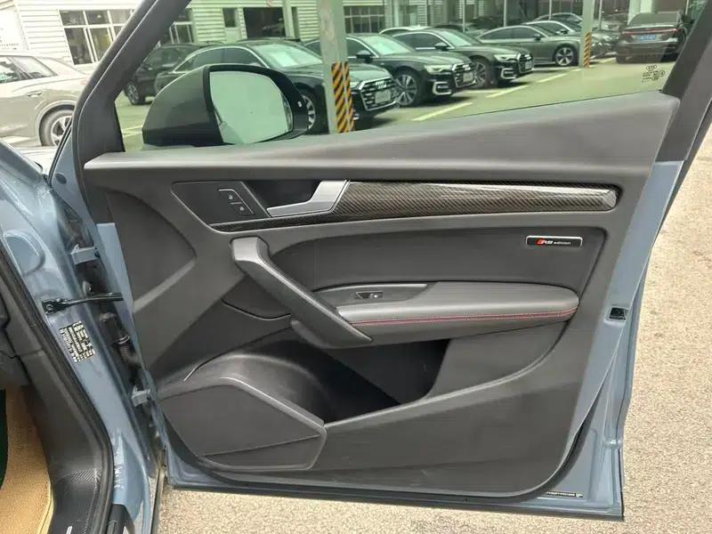 Audi Q5L Sportback 2022 Facelift 40 TFSI RS Package (Extreme Performance) — миниатюра 18