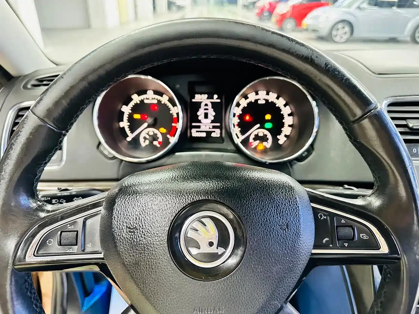 Yeti 2014 1.8TSI DSG Off-Road Edition — миниатюра 38