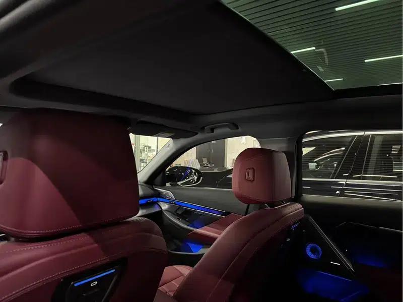 2024 BMW 5 Series 530Li Leading Edition M Sport Package — миниатюра 12