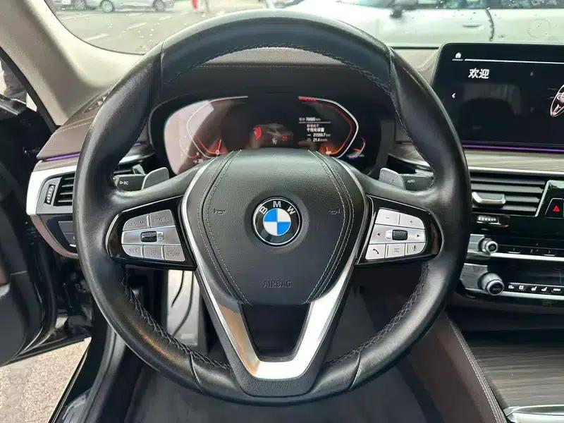 2022 BMW 5 Series 530Li Luxury M Sport Package — миниатюра 13