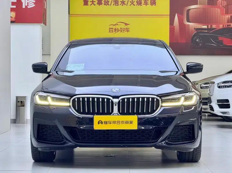 2023 BMW 5 Series 530Li Luxury M Sport Package — миниатюра 2