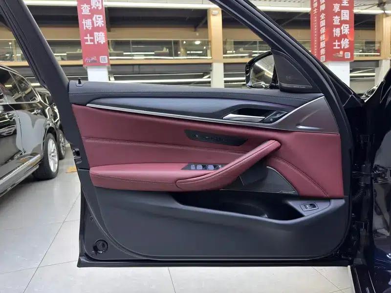 2023 BMW 5 Series 530Li Luxury M Sport Package — миниатюра 14
