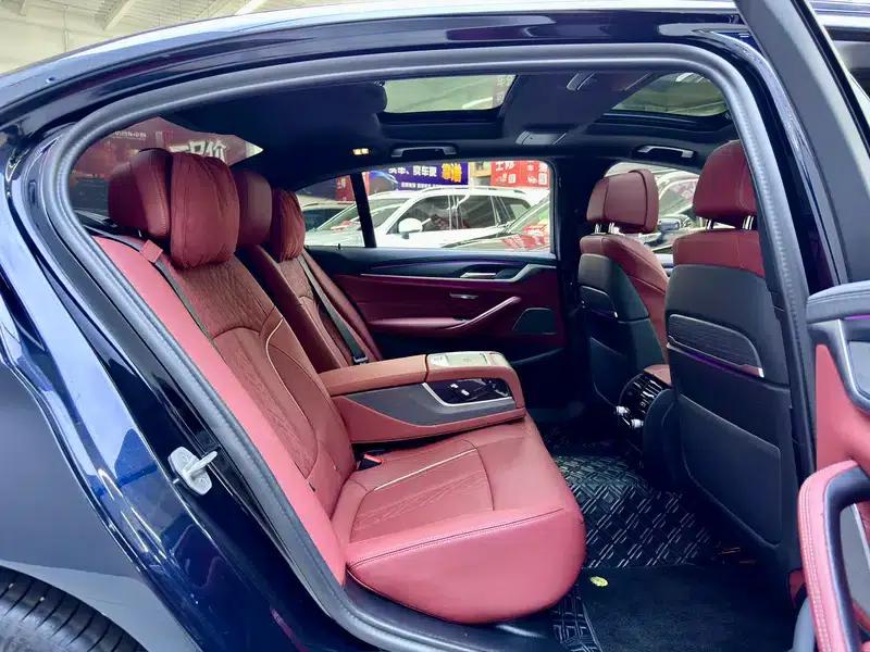 2023 BMW 5 Series 530Li Luxury M Sport Package — миниатюра 15