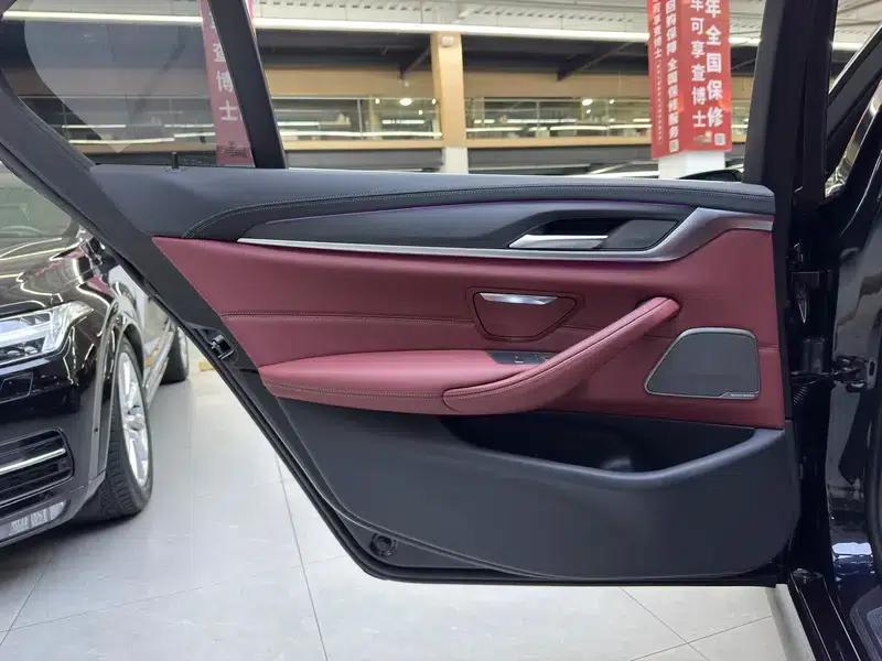 2023 BMW 5 Series 530Li Luxury M Sport Package — миниатюра 7