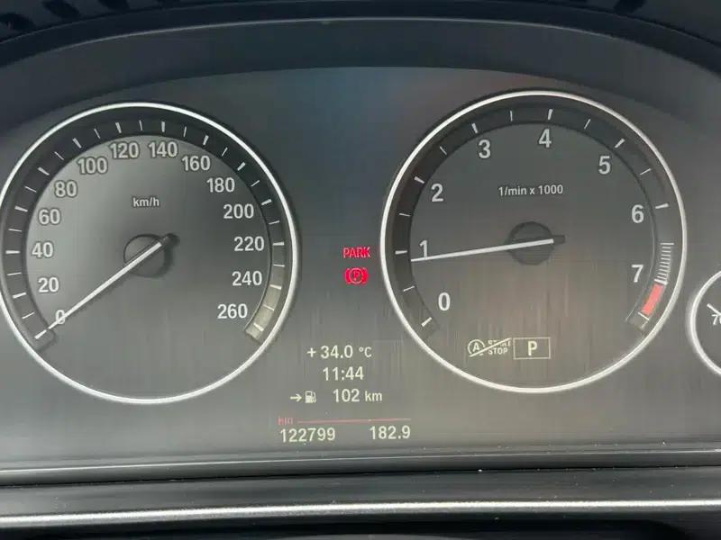 BMW 5 Series 2013 520Li Elegant Edition — миниатюра 11