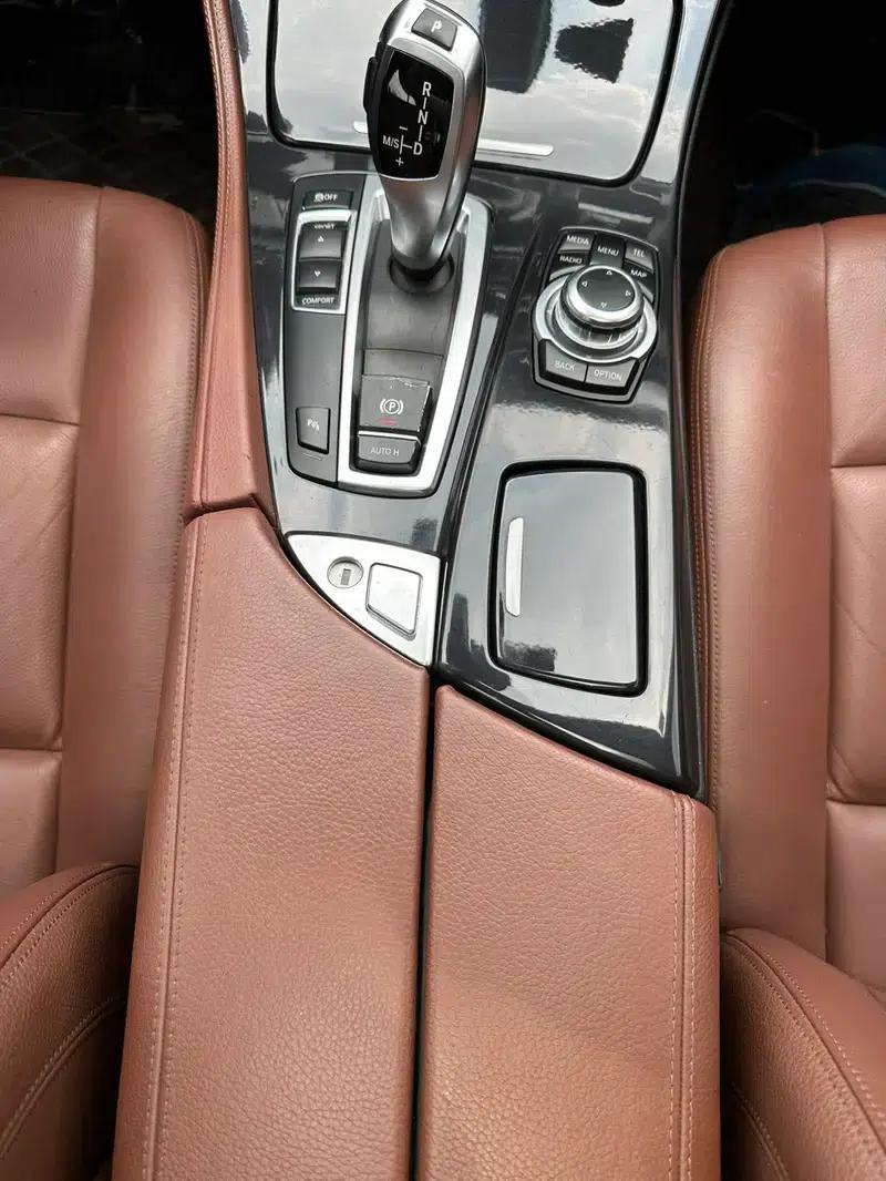 BMW 5 Series 2013 520Li Elegant Edition — миниатюра 7