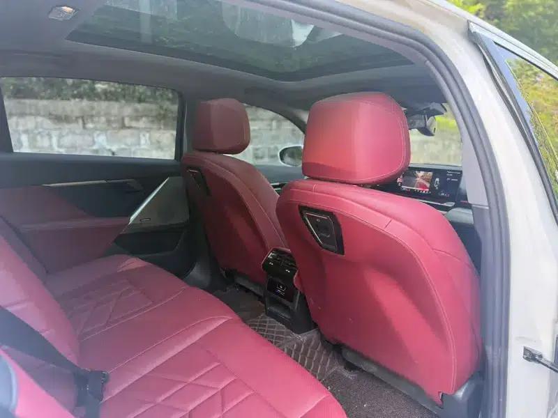 2024 BMW 5 Series 525Li M Sport Package — миниатюра 11