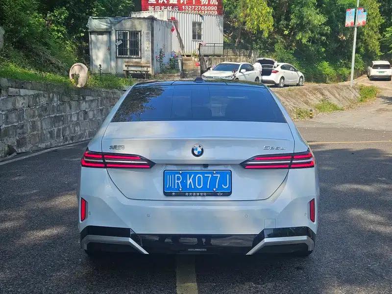 2024 BMW 5 Series 525Li M Sport Package — миниатюра 5