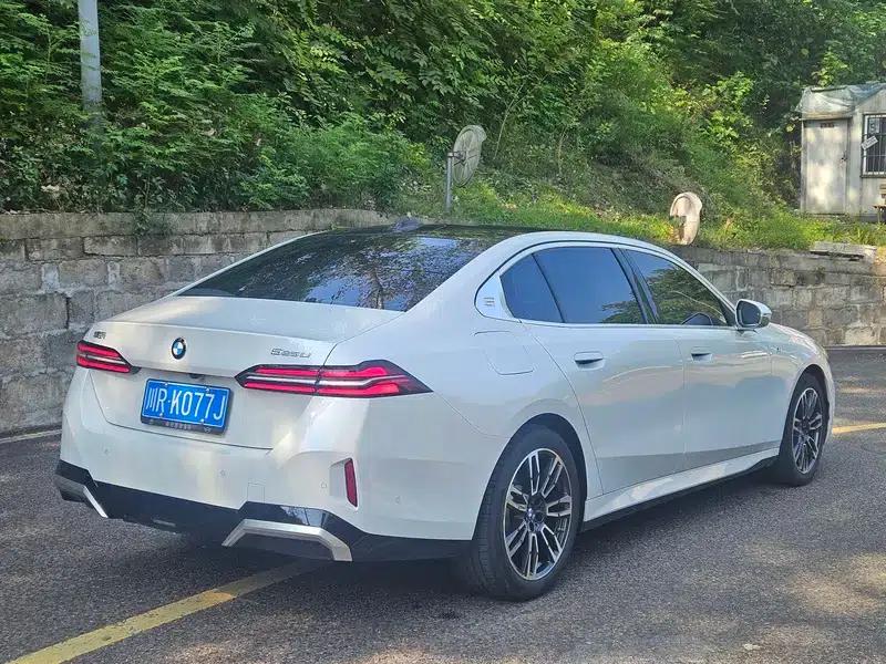 2024 BMW 5 Series 525Li M Sport Package — миниатюра 6