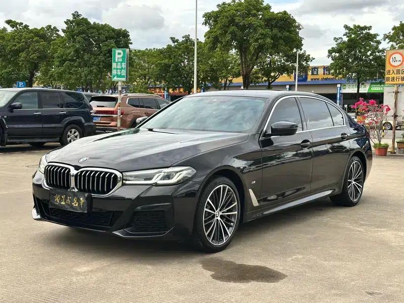 2023 BMW 5 Series 530Li Leading Edition M Sport Package — миниатюра 1