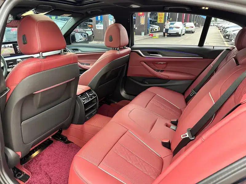 2023 BMW 5 Series 530Li Leading Edition M Sport Package — миниатюра 11