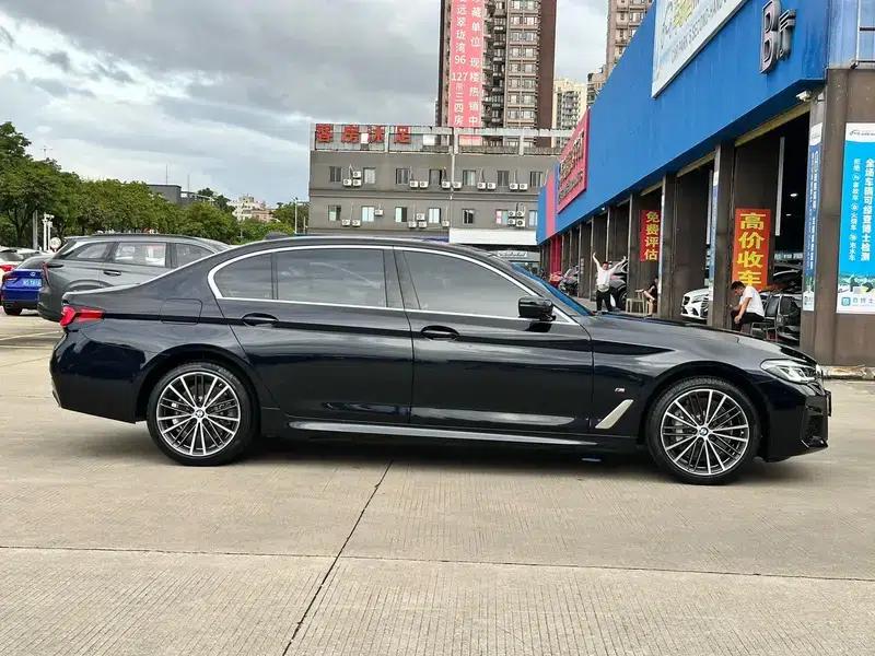 2023 BMW 5 Series 530Li Leading Edition M Sport Package — миниатюра 7