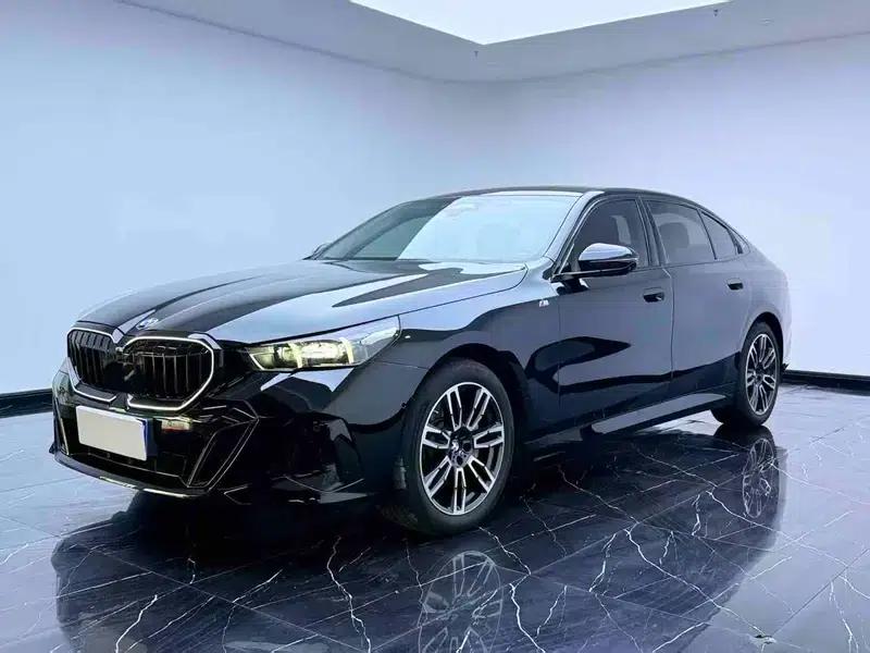2024 BMW 5 Series 530Li Leading Edition M Sport Package — миниатюра 1