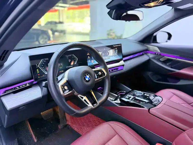 2024 BMW 5 Series 530Li Leading Edition M Sport Package — миниатюра 11