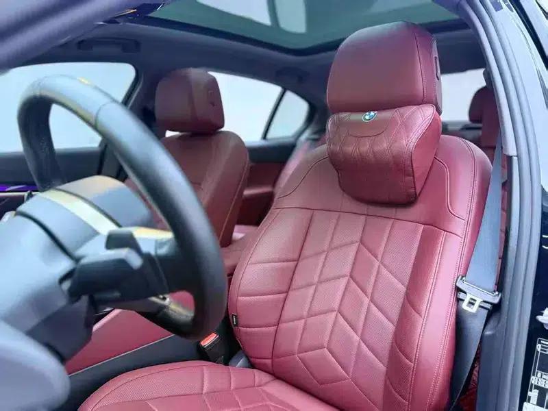 2024 BMW 5 Series 530Li Leading Edition M Sport Package — миниатюра 13