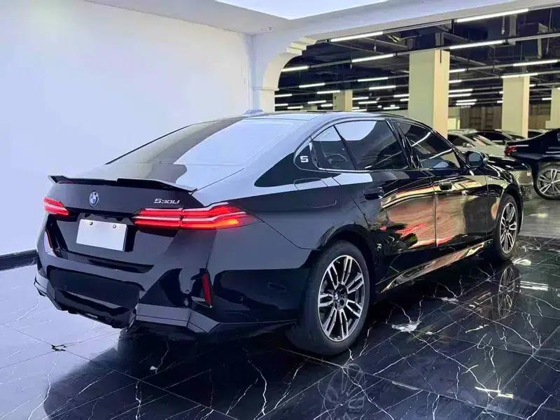 2024 BMW 5 Series 530Li Leading Edition M Sport Package — миниатюра 4