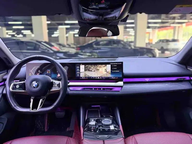 2024 BMW 5 Series 530Li Leading Edition M Sport Package — миниатюра 8